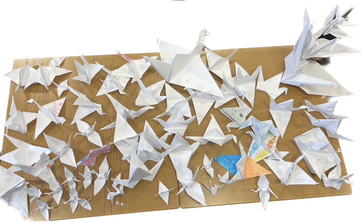 emwalters94's tweet photo. This week in our enrichment class on Wednesday a year 7 form learnt about origami and the origins of the paper crane from Japan. We made a total of 74! And pupils took these home to show their parents and guardians #aspire #culture #Origami #enrichment @KingsWoolston @KSharpKLA https://t.co/x5Va0Y5C59
