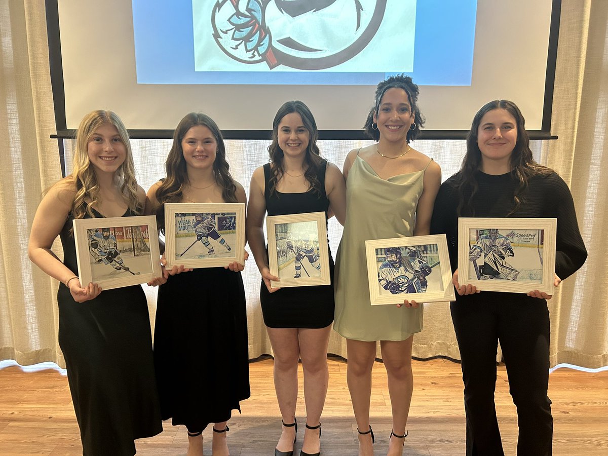 Our graduating players..

It’s hard to express the impact you made on the team and the program. 

You set the stage and led the way for the team to be western regional finalists. Your commitment, sacrifices, work ethic, and positive attitude, were unmatched.