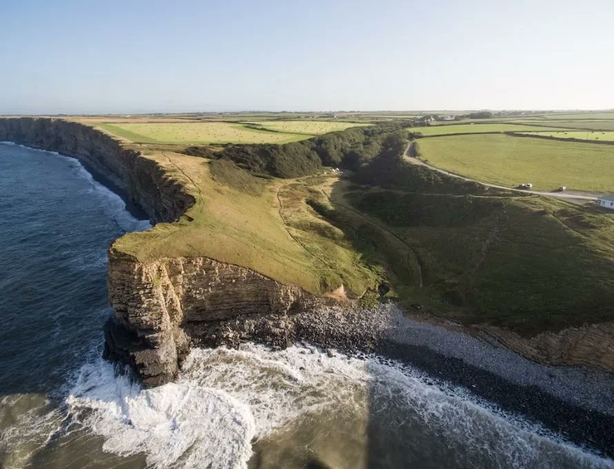 TheHolidayCots's tweet image. Moorshead Farm Cottages are centrally placed for visiting the market towns of Cowbridge and Llantwit Major.
🛌Sleeps 1-4
theholidaycottages.co.uk/Glamorgan/2156 
#Cowbridge #Glamorgan #Wales #HolidayCottages #BedandBreakfast #PetsWelcome #Vacation #ValeofGlamorgan #Charming #LlantwitMajor