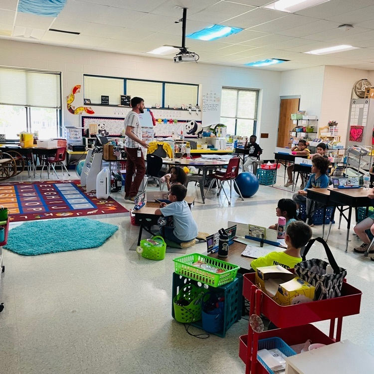 Smith_Seabees's tweet photo. The Seabee Teacher Challenge this week has created excitement across our building! Yesterdays theme was acts of kindness! We had shout outs in the cafeteria and gym, teachers teaching other classes to give extra breaks, jeans day passes and more!! 💙🐝🎉 #kindnessmatters https://t.co/uKDBEBoTqB