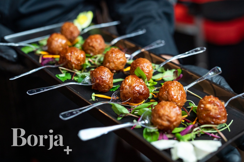 BorjaPlus's tweet photo. When we usually say ''We ball'' we don't usually mean It In the food sense, but at times It is very welcome!! https://t.co/9Qlfp4z4jw