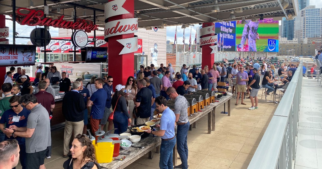 Acgminnesota's tweet photo. Everybody knows the best way to kick off summer is by watching baseball with good company! ⚾😃

The Minnesota Chapters of ACG, RMA and TMA got together on the Budweiser Deck for yesterday's Twins game! And what better ending to a fabulous event than a Twins WIN! 

#ACGMN https://t.co/EOvDcPcWul