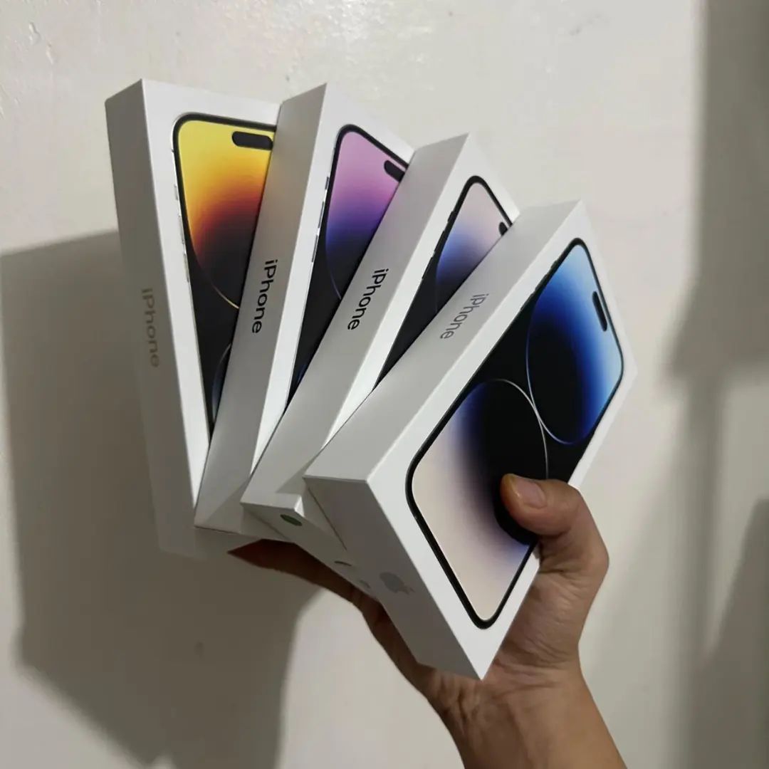Win_an_iphone14's tweet photo. 🚨GIVEAWAY TIME🚨 We're giving away the BRAND NEW iPhone 13! To enter, follow, retweet &amp; tag 3 friends AND submit your details through our profile link. Winner will be announced in 2 weeks! Don't miss out on this incredible opportunity! #iPhone13Giveaway #EnterToWin https://t.co/8kOagnMhoY