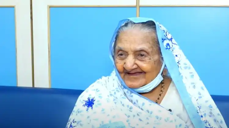 aroragauravv's tweet photo. The inspiring story of Smt. Jaswantiben Jamnadas Popat &amp; how she built a ₹1600 crore business from ₹80.

A thread... 🧵 https://t.co/g8rYjH0JFM