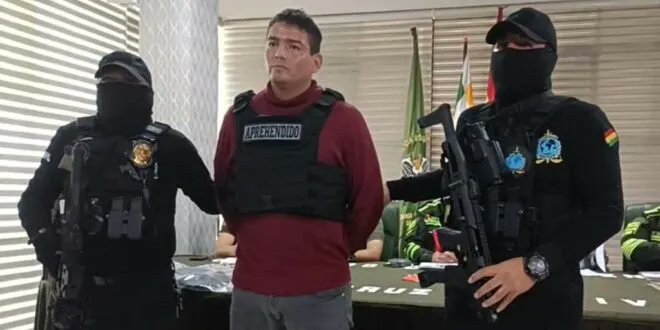 ElChacoInforma's tweet image. #Presentan al #sujeto que #huyó del país tras #atropellar y #matar a un #ciclista #español ➜ buff.ly/42RwWOW