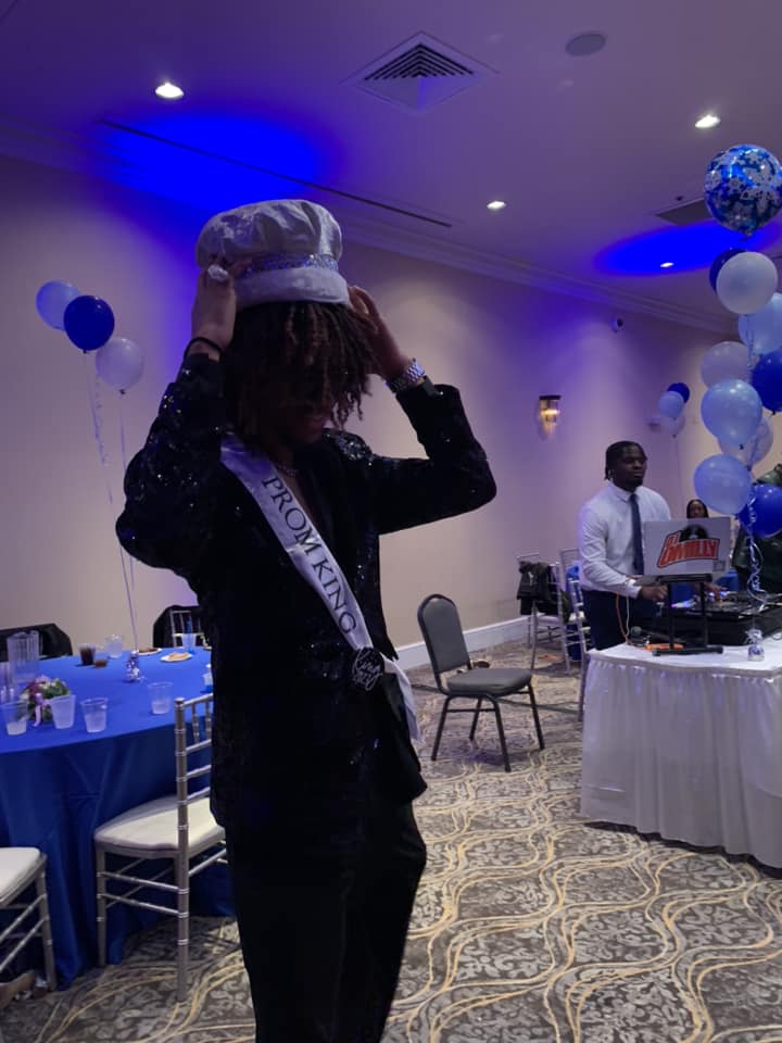 HawksSG's tweet image. Congratulations to #SGClassOf2023 Prom King and Queen, Mishaun Moore &amp;amp; Saniyah Christopher. #Prom @ChadHarrisonSG @fhansonic