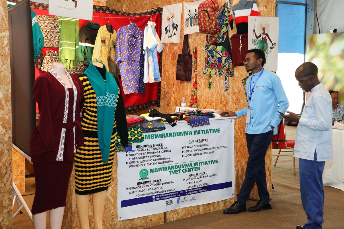 UNDP_Rwanda's tweet image. Shoutout to all the CSOs &amp;amp; partners who showcased their work at the exhibition! Your tireless efforts &amp;amp; innovative solutions are transforming lives. 🙏 to all visitors who stopped by. Together, we can contribute to a more inclusive &amp;amp; prosperous #Rwanda. #CSO4People #CSOWeek2023Rw