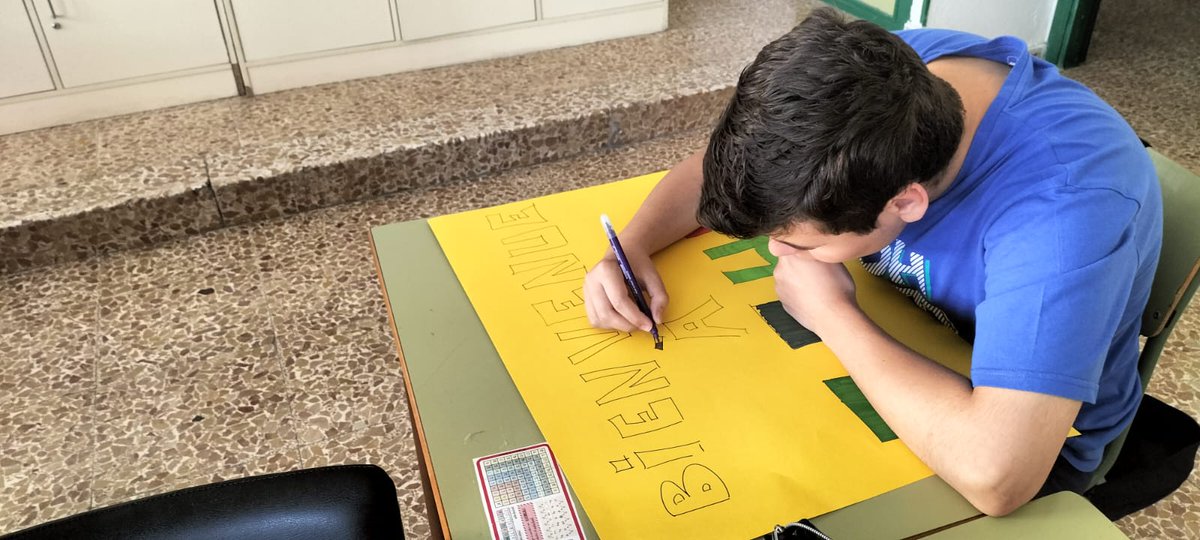 IES T.N.T. tweet media