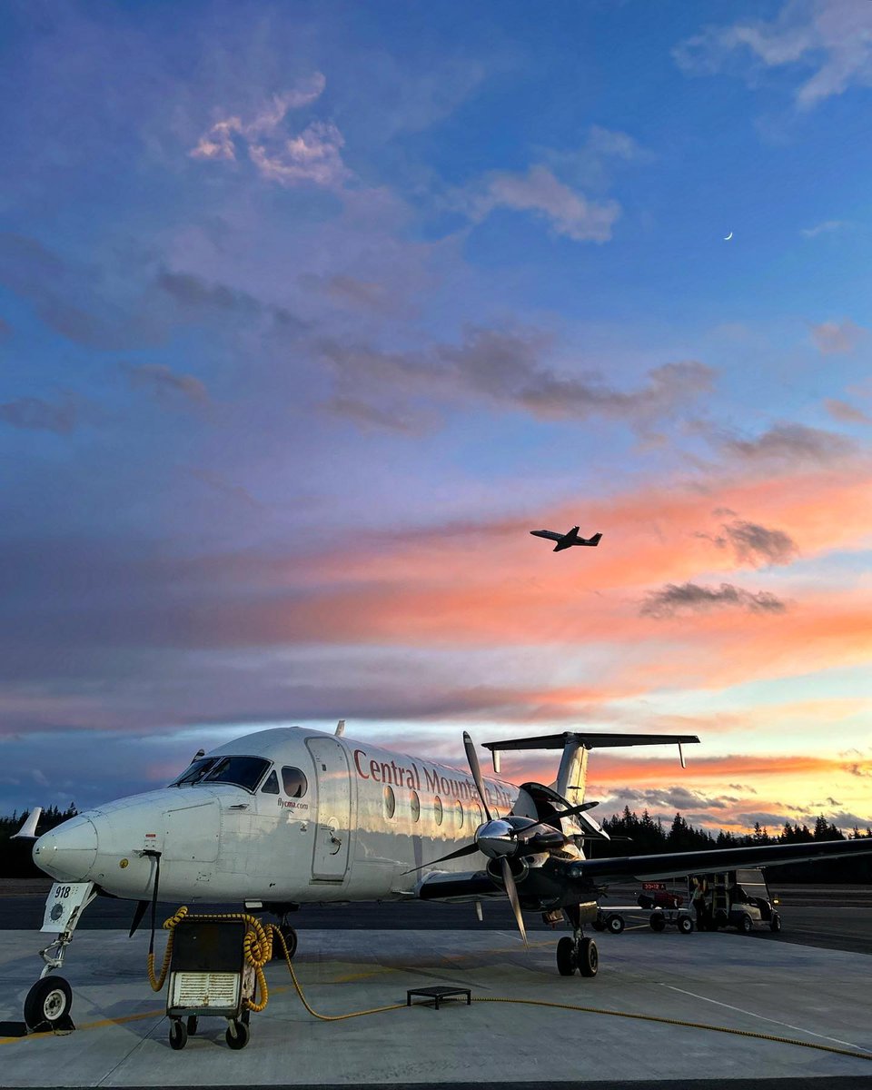 FlyCMAir's tweet photo. How great is this capture of one of our Beech1900's 🌙

If you're flying with us don't forget to tag us in your photos and use #FlyCMA for a chance to be featured. 

📷 @shannon.shannofff https://t.co/cf6BnrnWJ8