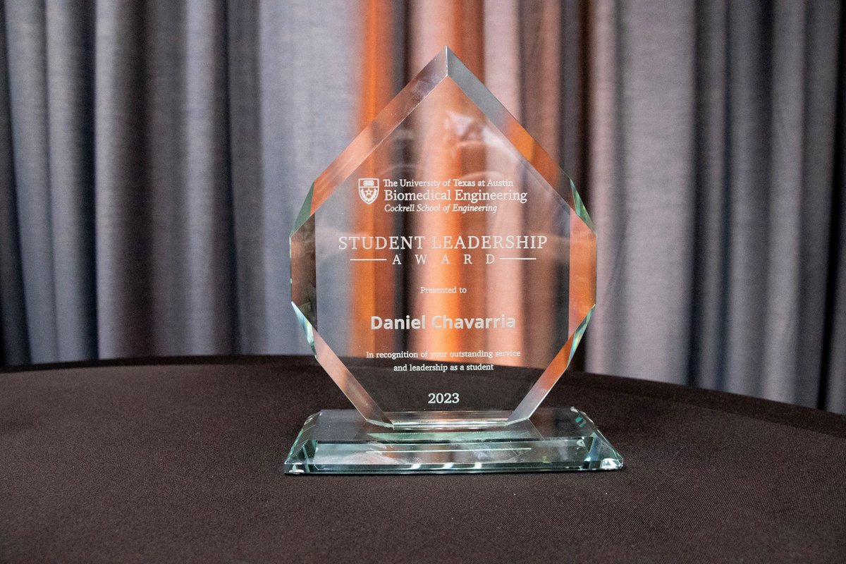 Dr. Daniel Chavarria, BUILD alum (UTEP '17) and newly minted PhD from UT Austin, received the Student Leadership Award from the Biomedical Engineering Department from which he is graduating. Congratulations, Dr. Chavarria!