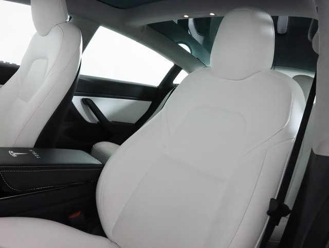 This car has all the features you could want in an electric vehicle, including impressive range, quick acceleration (seriously, you've got to try it), and cutting-edge tech that will make your driving experience truly unique. 
Link to the listing: jerryhuntsupercenter.com/.../used.../76…
#Tesla