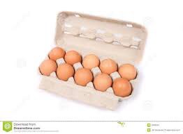 ChrisFormaggia's tweet photo. Your tray of eggs before Brexit (left) and your tray of eggs after Brexit (right)….it’s that fucking simple #Brextards https://t.co/ZHiTYzjS7h