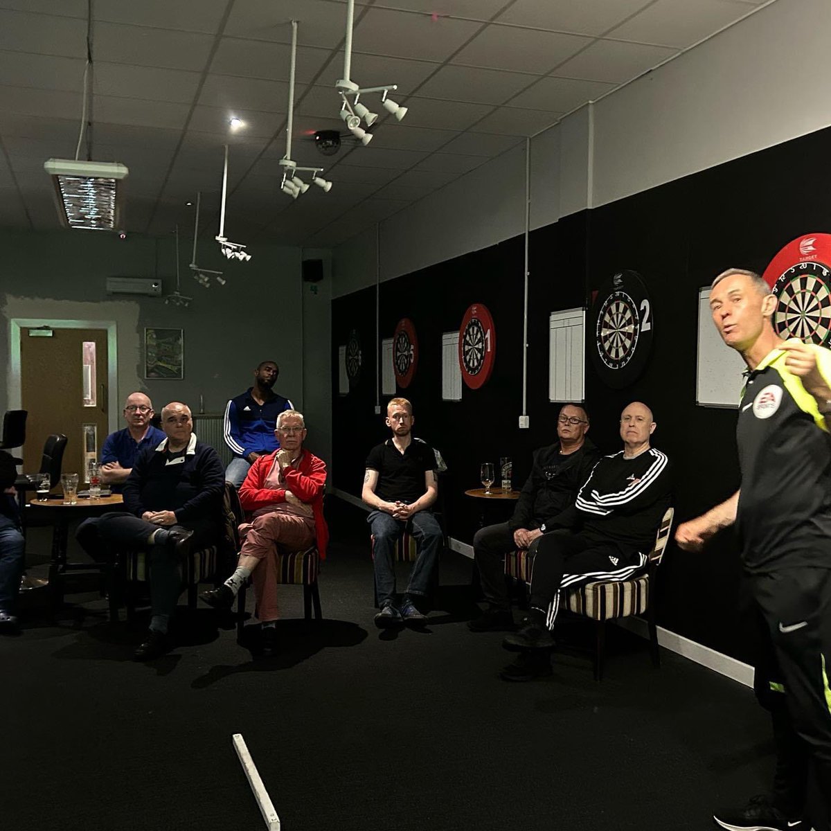MiltonKeynes_RA's tweet photo. Fascinating meeting last night at @mk_sports_bar with @FA_PGMOL and @plreferees Assistant Referee Mark Scholes. Very insightful and a lot learned. ๐๐
#referees #refereedevelopment #refereesassociation #refereecommunity #footballreferee #var #videoref https://t.co/fvQUkMpFtY