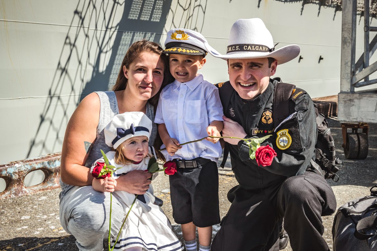 RoyalCanNavy's tweet image. It’s not every day you catch a sailor in a Smithbilt hat — but you just might aboard @HMCSNCSMCalgary, commissioned on this day in 1995. Here’s to 28 years of service!

#WeTheNavy #HMCSCalgary