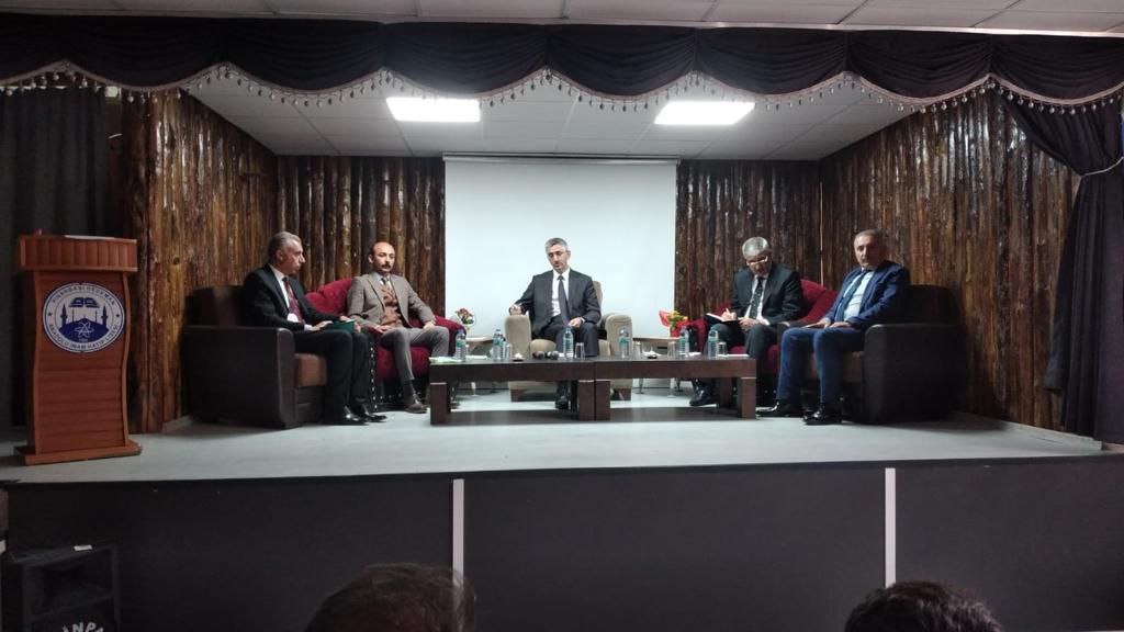 yilmaznazif's tweet photo. Kayseri ili Özvatan,Felahiye, Sarıoğlan ve Akkışla ilçelerindeki yöneticilerle Bünyan'da; Sarız ile de Pınarbaşı'nda bir araya geldik.Eğitim meselelerimizi,Türkiye Yüzyılı için görevimizin ehemmiyetini,güçlü Türkiye'nin insanlık için önemini konuştuk.Emeği geçenlere müteşekkirim. https://t.co/ewmMeAdlly
