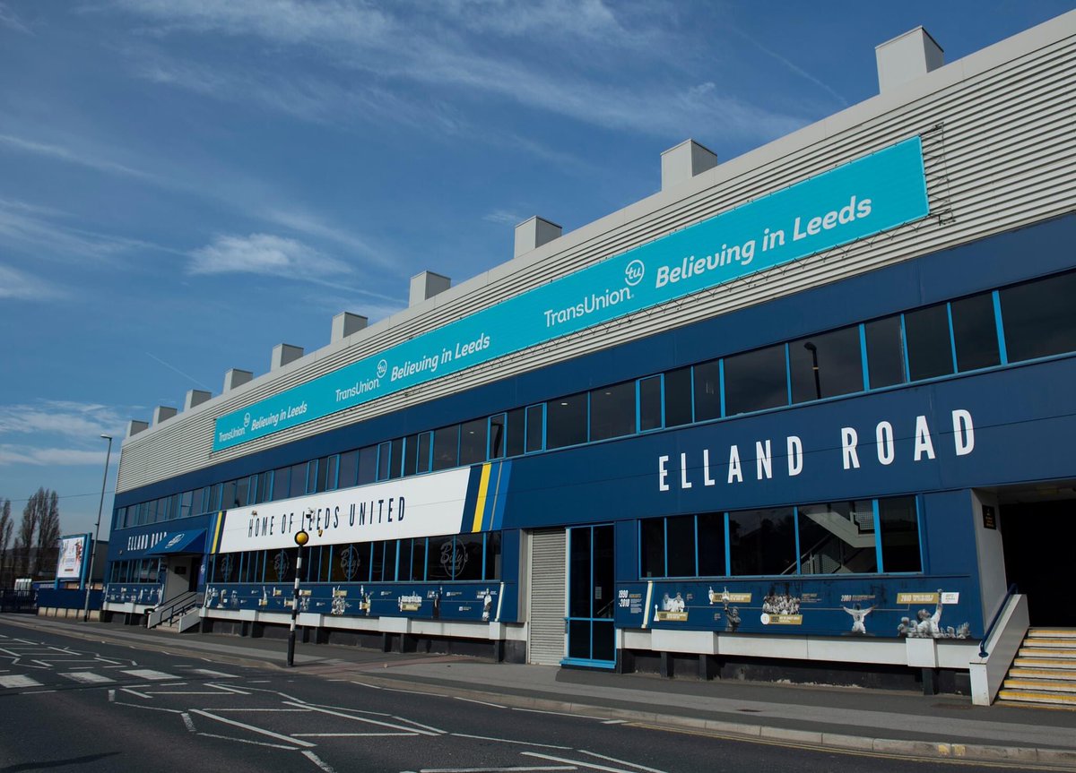 letgpud's tweet photo. Just to let you all know Billys Bar will be open from 8am tomorrow for our lunchtime game with the magpies we all look forward to seeing you all 💛💙 please share so travelling Leeds fans see this #lufc https://t.co/C02G55vbDT