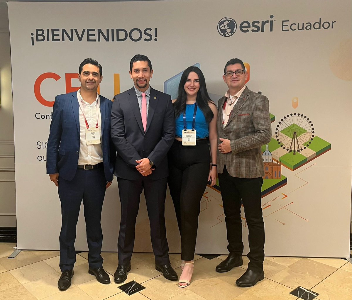 JimmyAvilaJar's tweet photo. Junto al equipo de @EsriEcu compartimos con varias instituciones la transformación digital y el uso de sistemas de información geográfica en #PIATER para cumplir con los objetivos y metas del proyecto. https://t.co/mw8Rg6zoB8