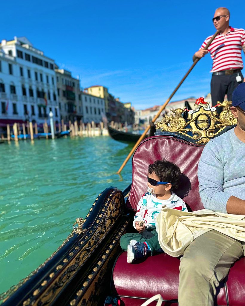 SimplySiyaam's tweet photo. Venice with my Boys ❤️🇮🇹 What a dream! https://t.co/RSBCW3kKMz