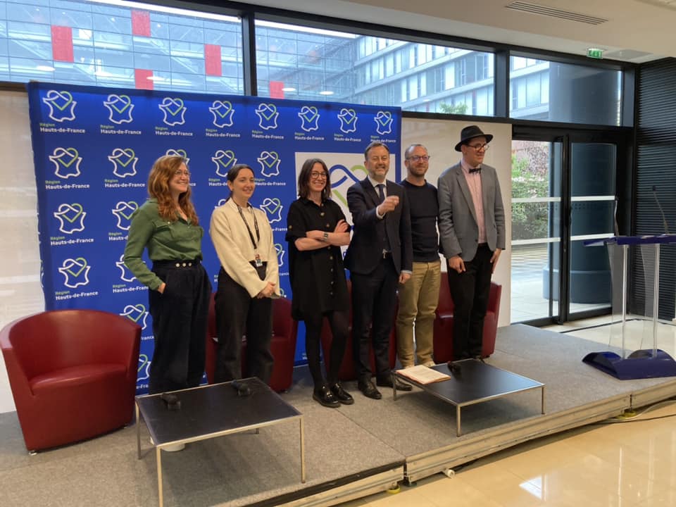 Aujourd'hui <a href="/Larosedesvents3/">La rose des vents</a> est au siège de la Région <a href="/hautsdefrance/">Région Hauts-de-France</a> pour La Grande Expérience, une journée pour mettre en avant les initiatives positives en matière d'inclusion, initiée par <a href="/AssoAPHPP/">Association APHPP</a> avec ateliers immersifs, tables rondes, conférences autour de l'accessibilité