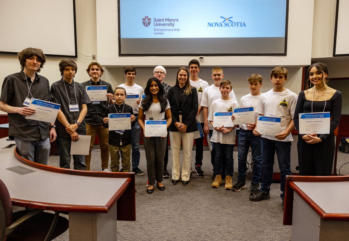 nsgov's tweet photo. Élèves honorés pour leur entrepreneuriat https://t.co/5wTEBlpP0A https://t.co/ZwwWhA8bvW