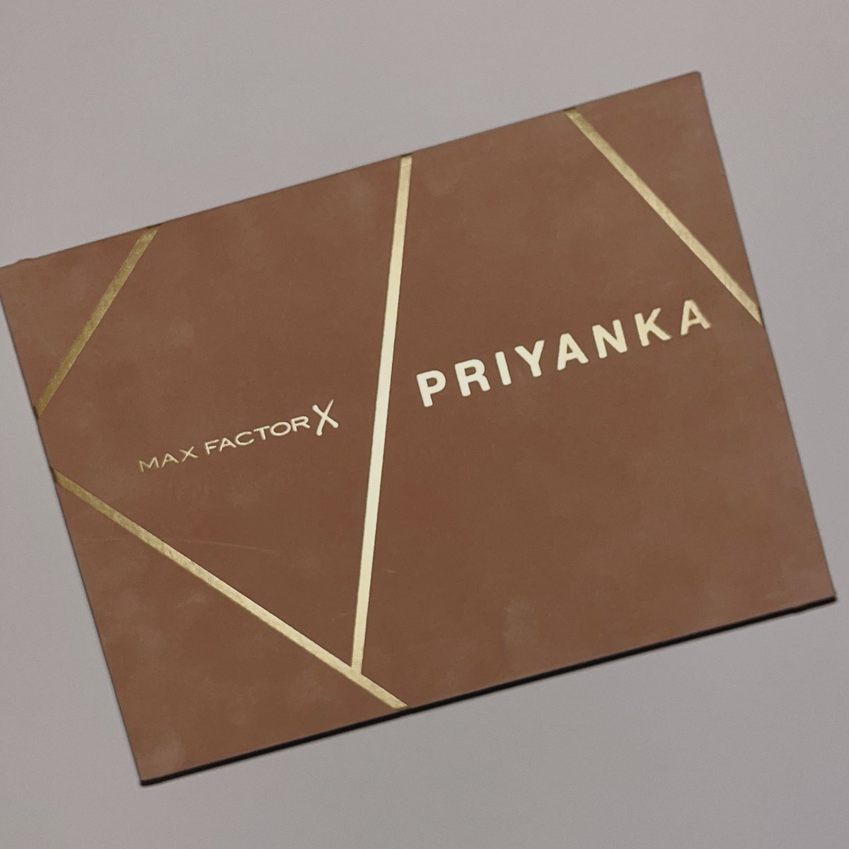PriyankaDaily's tweet photo. We are absolutely SPEECHLESS!!! Thank you! π§‘ @priyankachopra @TeamPriyanka @MaxFactorUK https://t.co/FS3GaPcQmX