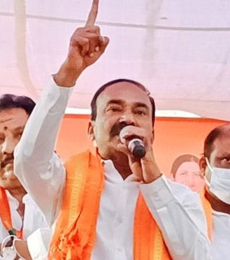 Eatala_Rajender's tweet photo. కేసీఆర్ అధికారంలోకి వచ్చాక ఉద్యోగుల ఉసురు పోసుకుంటున్నారు. కేసీఆర్ అనాలోచిత, నియంతృత్వ విధానాలవల్ల మున్సిపల్ కార్మికులు,ఆర్టీసీ కార్మికులు అనేకమంది చనిపోయారు.ఇప్పుడు పంచాయితీ సెక్రటరీల వంతు వచ్చింది.ఎంతో కష్టపడి చదివి ఉద్యోగాలు తెచ్చుకుని ఎన్నో ఏళ్ళ కల నెరవేరింది అనుకుంటే.. (1/4) https://t.co/TPLOtiPwt8
