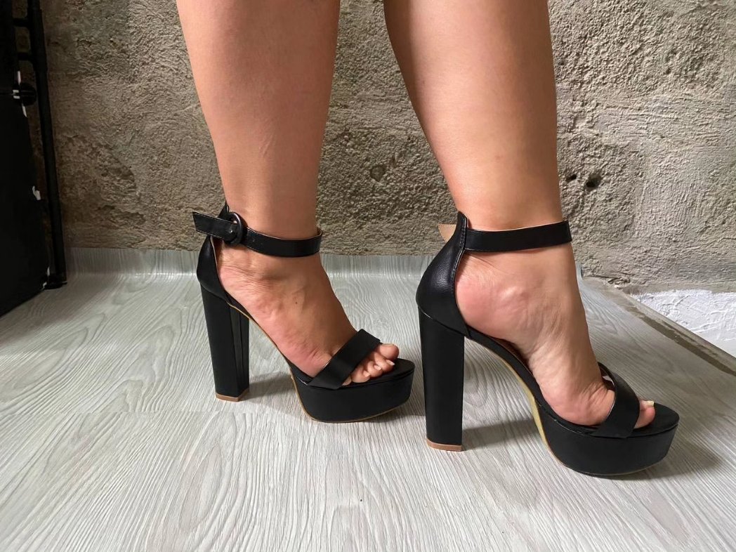 Mahalia8093562's tweet photo. Message me for custom video . #heelcrush #crushgoddess #goddessmistress https://t.co/jybkEYXfZt