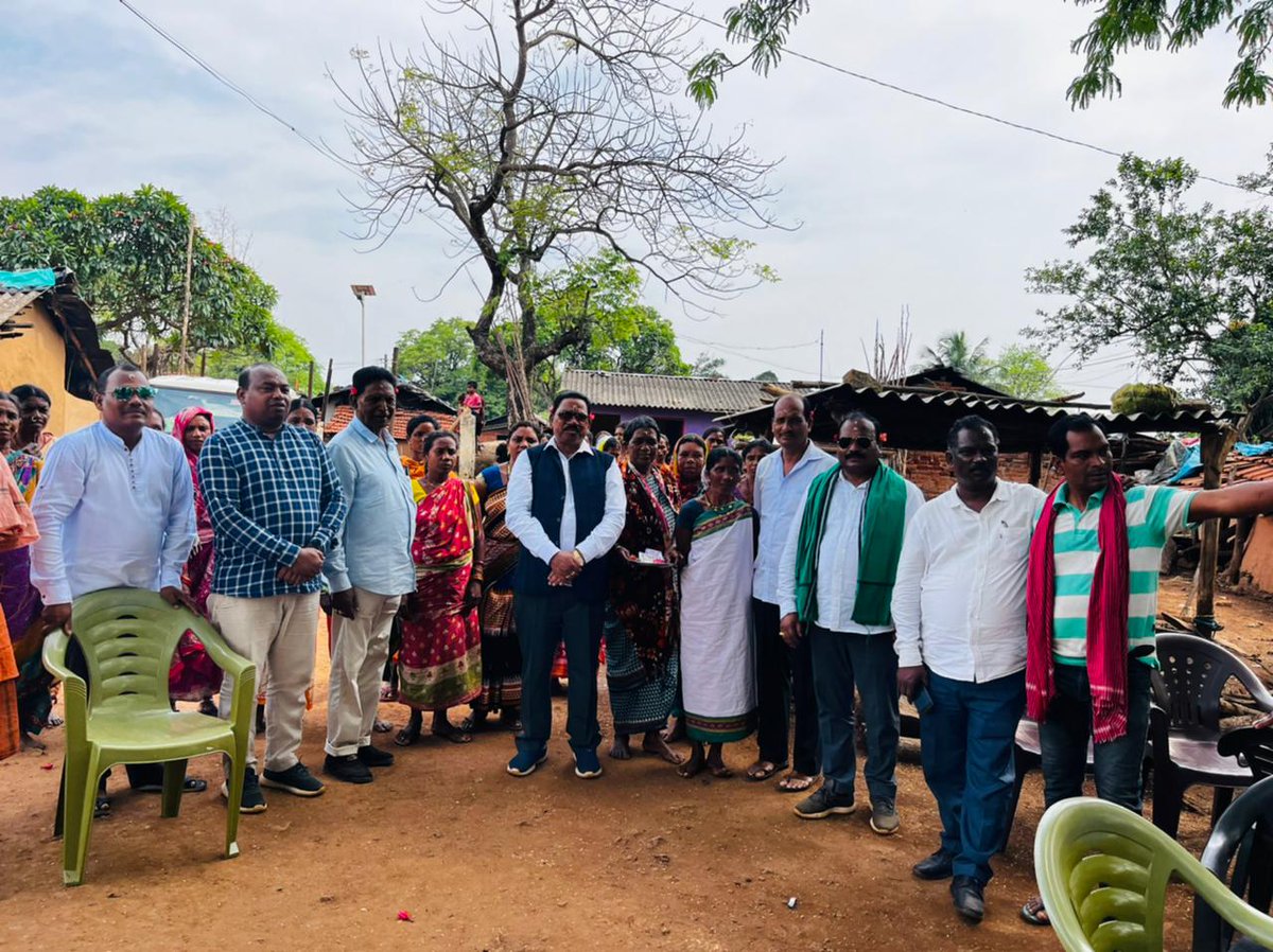 Today Iattended Gram Sabha meeting in Nandapur Block then visited Padwa GP and enquired about many problems of the GP and assured the villagers to Solve the problems ASAP alongwith many Leaders of BJD Nandapur Block, Ex MLA Sri Prafulla Pangi and chairperson Nandapur Block.