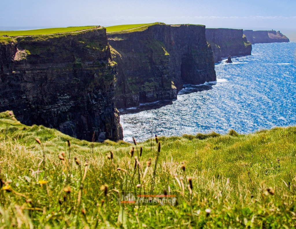Joinirfanahmed's tweet image. “It is like looking down from the cliffs of Moher into the depths. Many go down into the depths and never come up. Only the trained diver comes up.” - James Joyce

#moher #ireland #cliffsofmoher #landscape #nature #travel #joinirfanahmed #ireland #dublin… instagr.am/p/CsJhM5ev744/