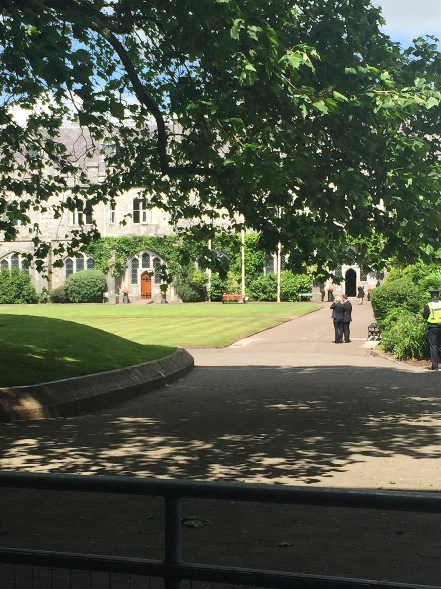 Delighted to host 5th Years from Colaiste na Riochta, Listowel @UCC today! These eager Kerry students were getting a head start on checking out options for their futures! Thanks @UCCVisit for the fab campus tour ... a great student experience!