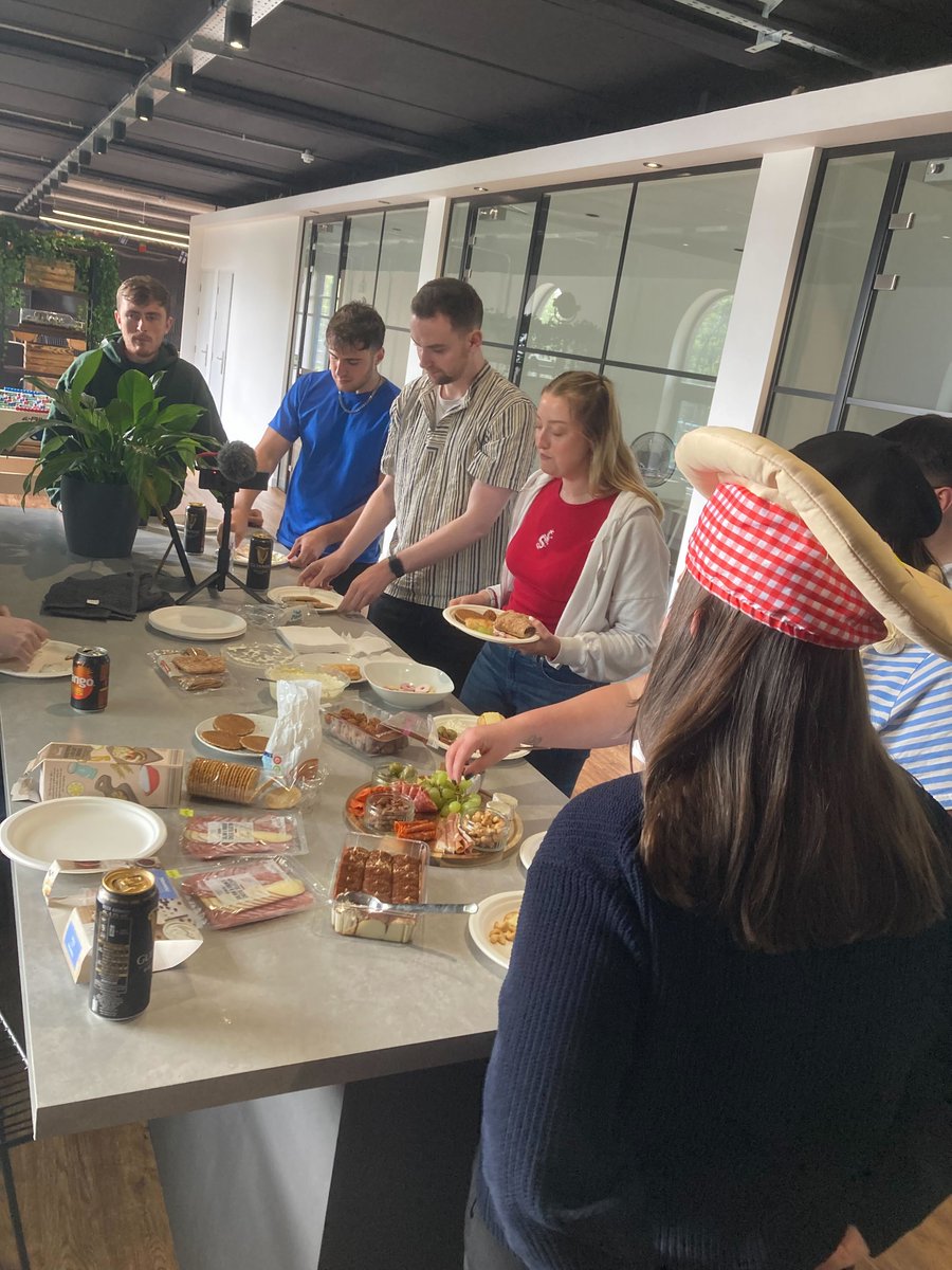 Eurovision fever has hit Supremo!😄

We're testing our trivia skills, rocking our best country-inspired outfits, and indulging in a tasty tour of cuisine from across the continent. 🇺🇦🇬🇧🇩🇪🇪🇸🇸🇪

Let's get the party started! 🤩

#Eurovision #EUROVISION2023