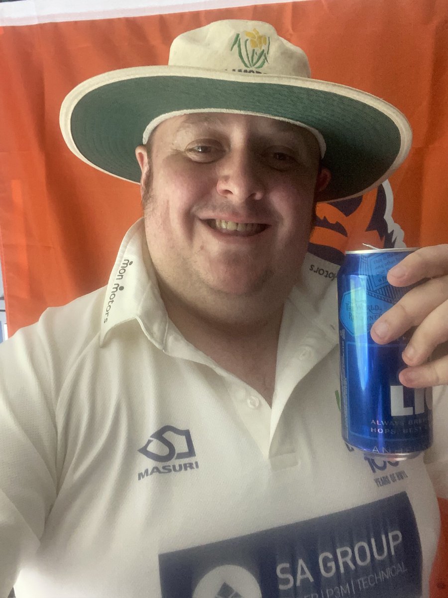 chrisgodwin180's tweet photo. Home from work now time to crack open a beer and watch the final session of the @GlamCricket
Come on Glamorgan letโs push for the victory
#OhGlammyGlammy ย #GLAMvWOR #GoGlam https://t.co/GIhhPc3SqG
