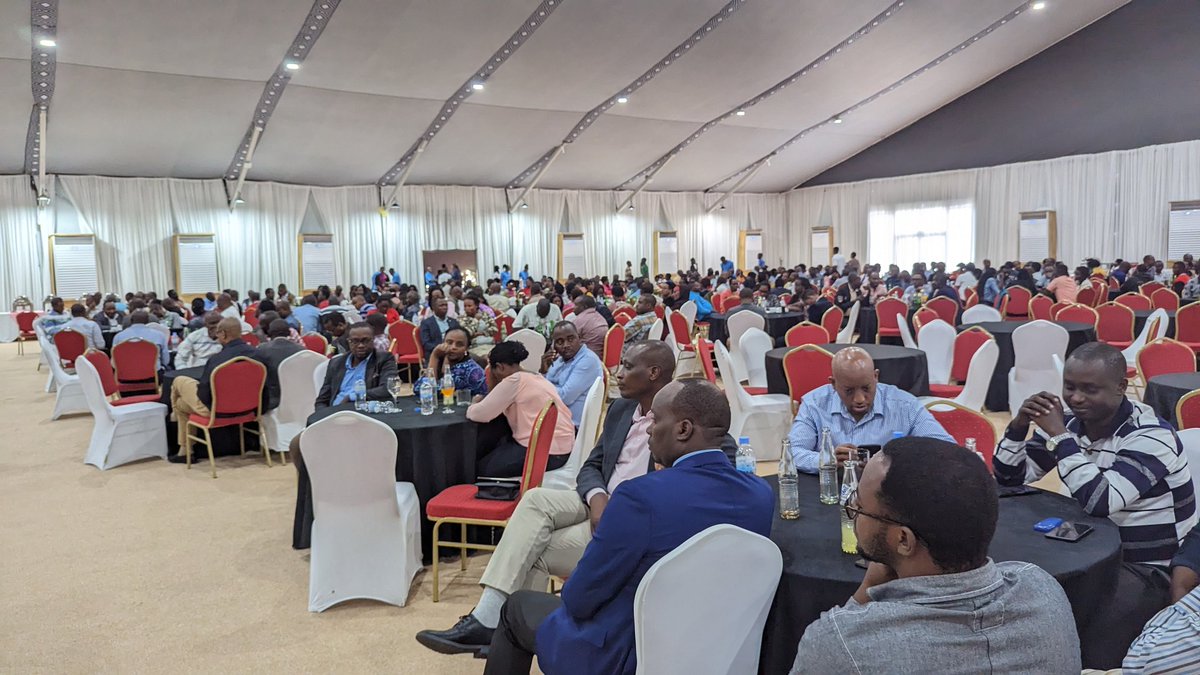 Uni_Rwanda's tweet image. Spectacular scenes at Kigali Conference and Exhibition Village #KCEV: Today our three campuses located in #Kigali (Kicukiro, Remera and Nyarugenge) joined together to observe the  International labor day. The same celebration is organized in other UR campuses across the country.