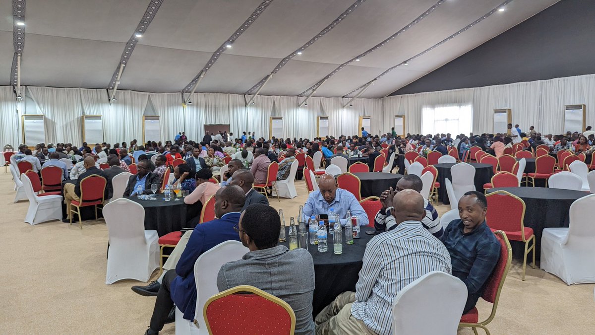 Uni_Rwanda's tweet image. Spectacular scenes at Kigali Conference and Exhibition Village #KCEV: Today our three campuses located in #Kigali (Kicukiro, Remera and Nyarugenge) joined together to observe the  International labor day. The same celebration is organized in other UR campuses across the country.