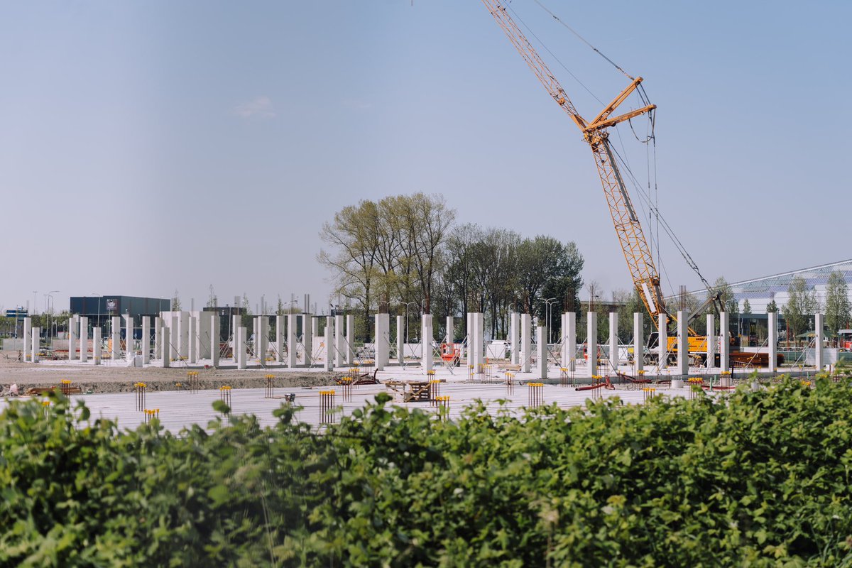 Stadion058's tweet photo. Opbouw 𝐍𝐨𝐨𝐫𝐝-𝘁𝗿𝗶𝗯𝘂𝗻𝗲 is gestart! ⬆️🏟

#CambuurKomtEraan https://t.co/FIkeNxDKVF