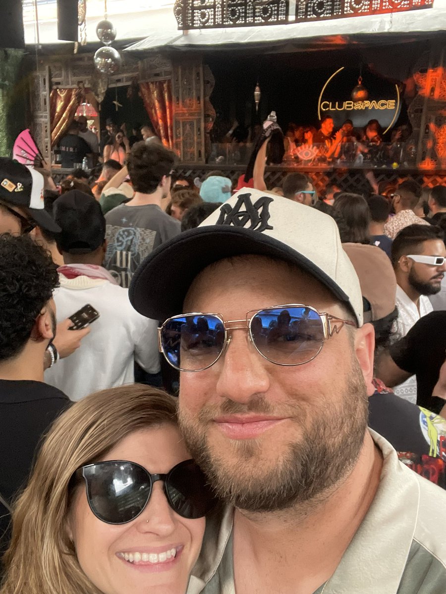 paige_rankin12's tweet photo. It’s finally benderrrrrr rocks weekend! Let’s gooo! 🥳 Last time we saw @johnsummit was at club space and it was incredible! Can’t wait for his red rocks debut! #benderrocks #benderonis #redrocks @QuesoLoko https://t.co/EGW9I86UM3