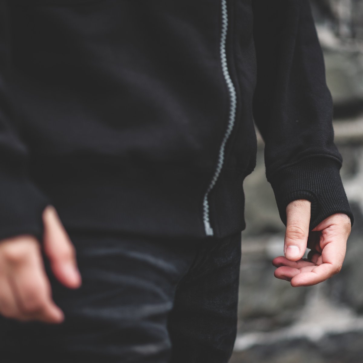 It's time to accept the darkness.. while still looking awesome with our Kingdom Hoodie! 🖤

It features a large deep &amp; dark hood, comfortable thumb holes and intricate details from the original Organization XIII jacket.

abbyshot.com/products/kingd…

#kingdomhoodie #kingdomhearts