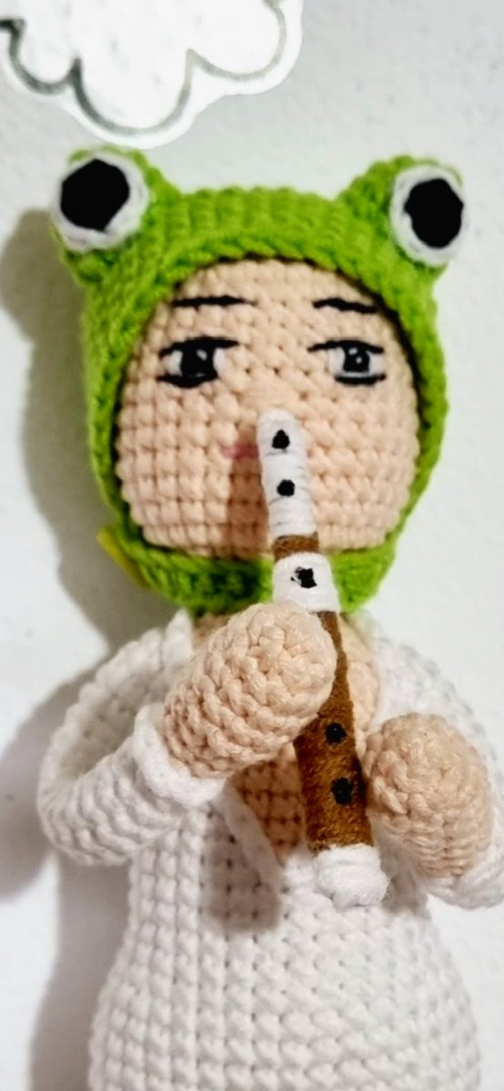 KatieLockel's tweet photo. NnNYES Salamander man PLAYING RECORDER WITH NOSTRIL 🐸 👃 🪈 amigurumi #joji #salamanderman #filthyfrank #amigurumi https://t.co/tDlYX2btFP