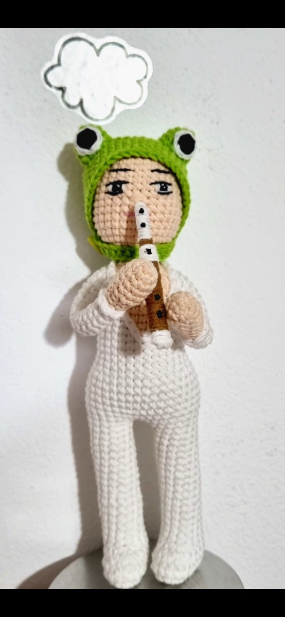 KatieLockel's tweet photo. NnNYES Salamander man PLAYING RECORDER WITH NOSTRIL 🐸 👃 🪈 amigurumi #joji #salamanderman #filthyfrank #amigurumi https://t.co/tDlYX2btFP