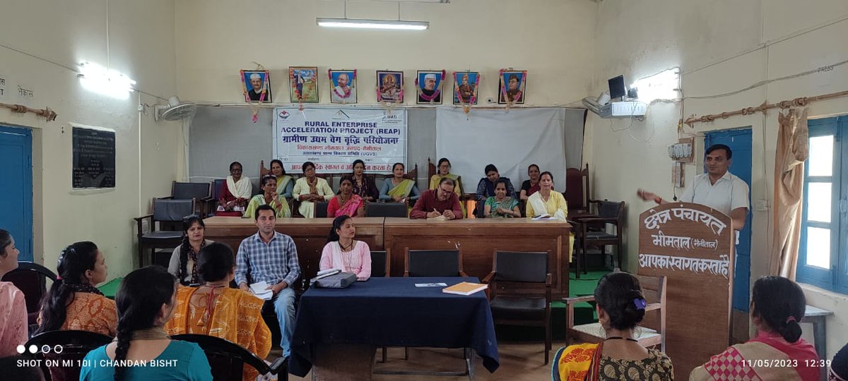 pandeyarchit23's tweet photo. Today participate Annual General Meeting Kamal CLF-LC Block Bhimtal (REAP)Nainital @basava_ias @nitikakh22 @CdoNainital @REAPNainital @REAPUttarakhand @pushkardhami @dd_msydav @Bhimtal_rduk https://t.co/ROGJEj0nnN