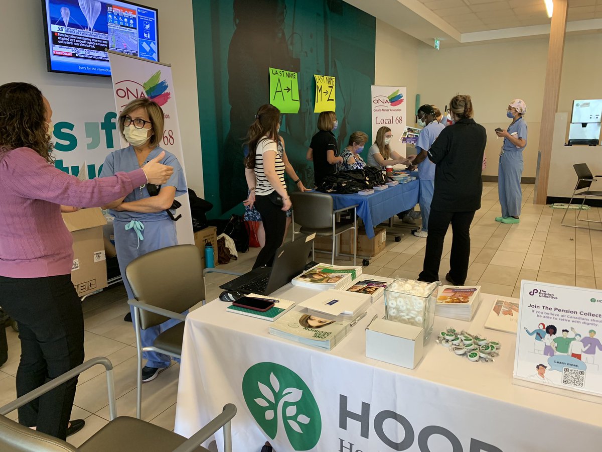 DMforDB's tweet image. Great way to end the week with our @ontarionurses Local 68 friends. Happy to celebrate #NursingWeek2023 with you! #retirementsecurity @HRHospital @HOOPPnow @RosaLaDelfa1