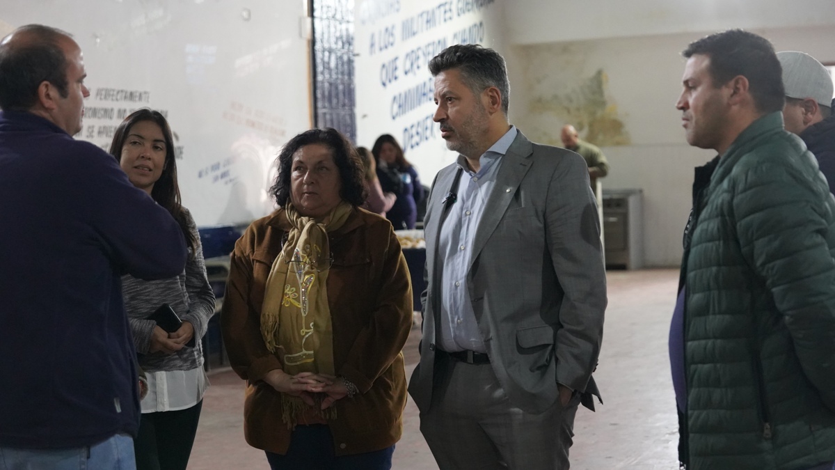 MerloGob's tweet photo. Con la presencia de @gustavomenendez entregamos junto a @acumarriachuelo herramientas a las #Instituciones donde los jóvenes se forman como Promotores #Agroecológicos
Mirá el #Video
https://t.co/4KtTiE3H1o
#Merlo #Merlogob #MerloCreceConVos #IntendenciaMenendez https://t.co/C3fT9QvxTu