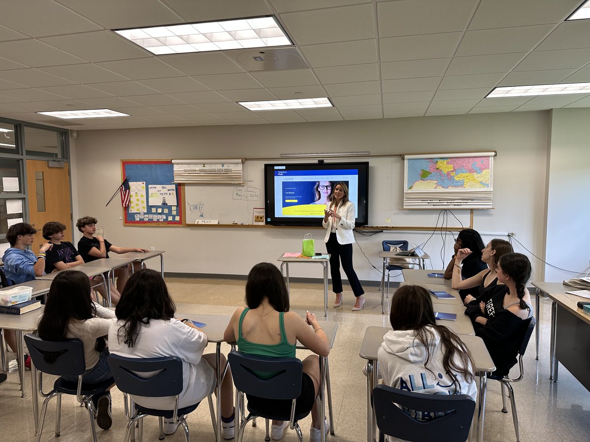 #WeAreChappaqua 8th-graders from @BobbyBellMS and @SevenBridgesMS were introduced to a wide range of vocations and the variety of possibilities and choices to be made along their future career paths. Thank you speakers and @ChappaquaPTA for making Career Day such a success!