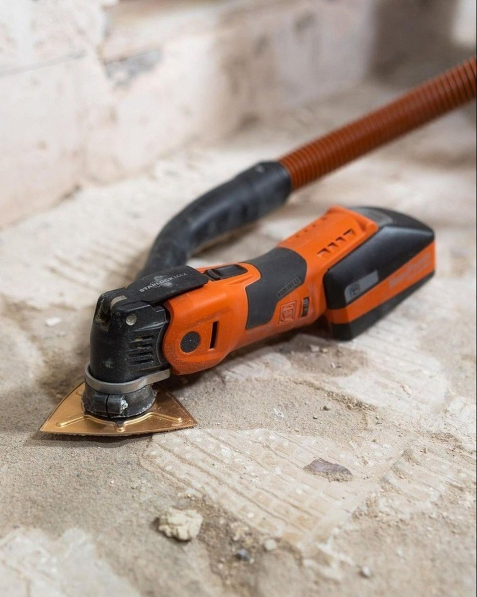 FEIN_UK's tweet image. A perfect combo for removing tile adhesive using our carbide rasp blade paired with our Multimaster and dust extraction attachment!

#fein #multimaster #multitool