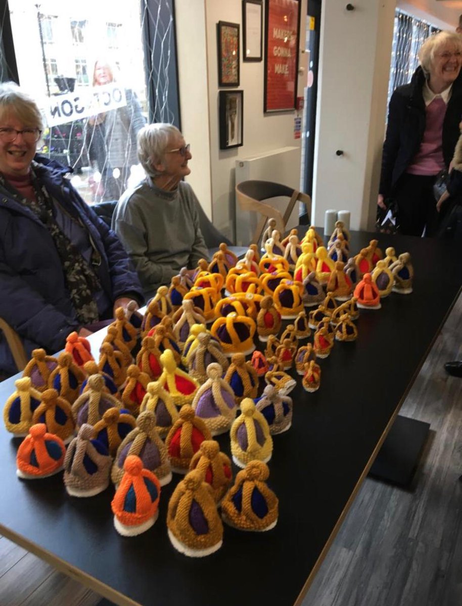 ruthdeltufo's tweet photo. @TrefoilGuild @Girlguiding The #bighelpout is all about opportunities for people to support their communities.
Alongside wonderful “Knit and Natter” groups across North West London our friends in @Girlguiding @TrefoilGuild have been knitting over 400 crowns to spread some coronation joy to our wards! https://t.co/QBZLNQXzS0