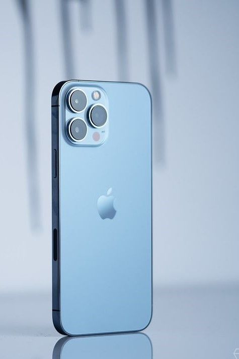 GetFreeIphone13's tweet photo. 🎉GIVEAWAY ALERT🎉 Win the brand new iPhone 13! Follow, retweet, and tag 3 friends in the comments to enter. But don't forget to visit the profile link and submit your details to be eligible to win! Winner announced in one week. Good luck! 🤞 #iPhone13Giveaway #GiveawayAlert https://t.co/JfPFK9BXix