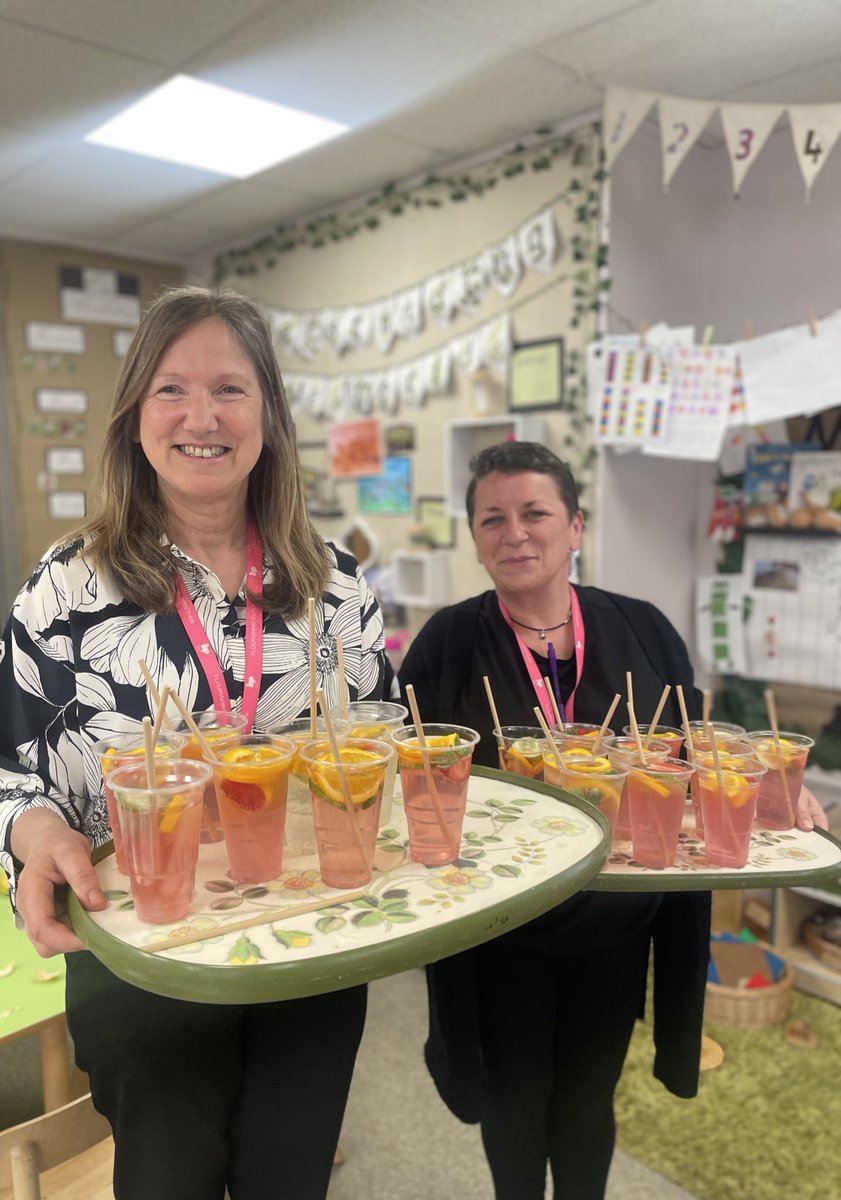 What a lovely afternoon treat from our admin team 🤩🥰 thank you! <a href="/TheresaBowden5/">Theresa Bowden</a> @WarberryLAP