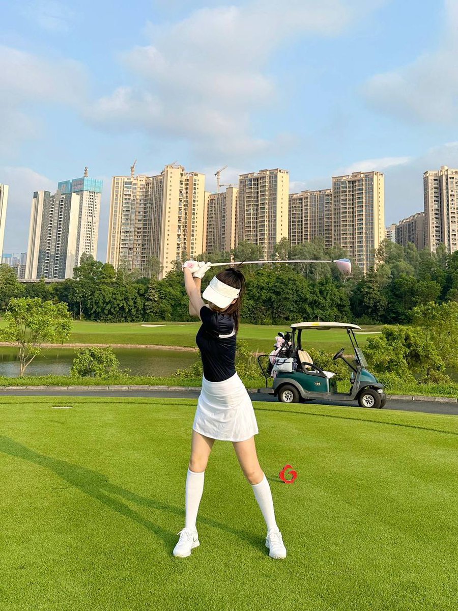 keshiahill98's tweet photo. Time spent golfing is never wasted.
You had me at golf.
#beautiful #gilrls #player #golf https://t.co/hvRdWBu1wl