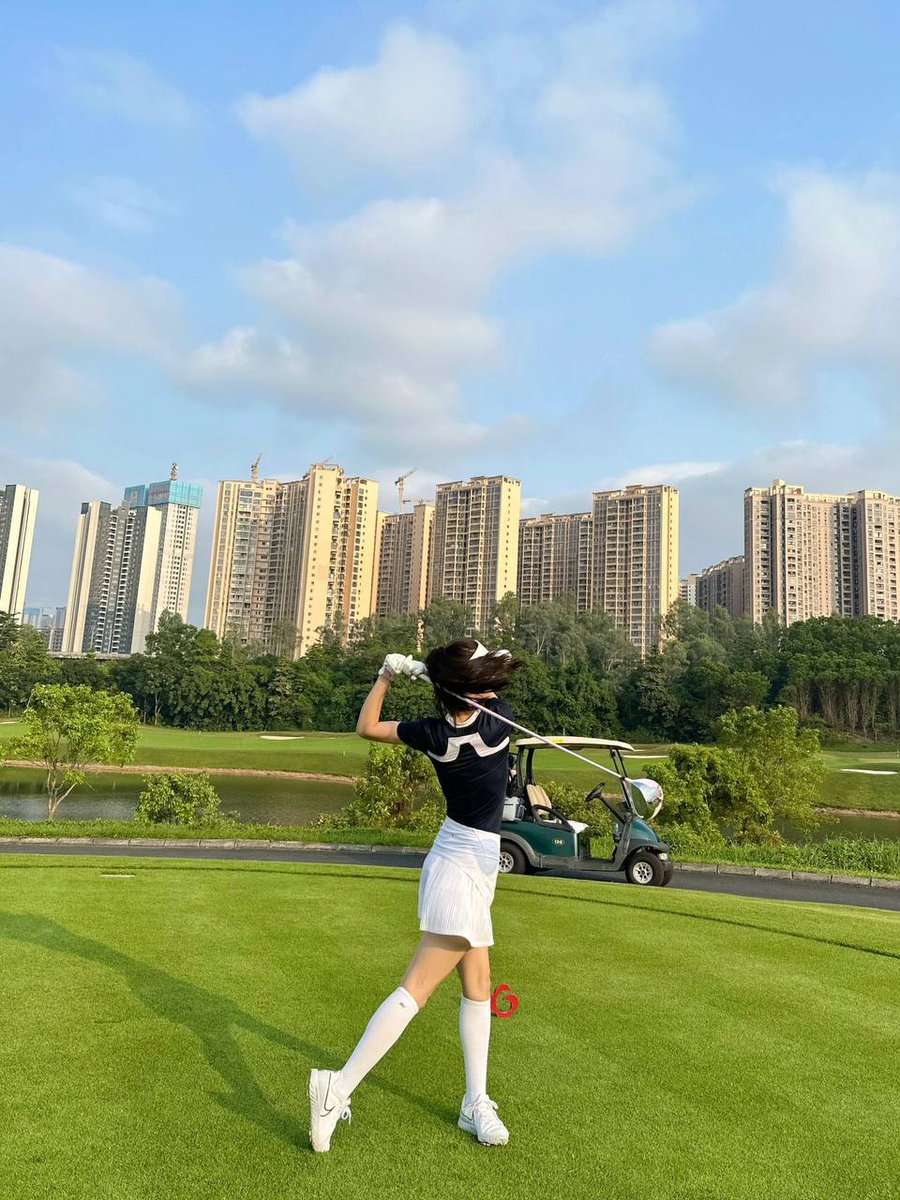 keshiahill98's tweet photo. Time spent golfing is never wasted.
You had me at golf.
#beautiful #gilrls #player #golf https://t.co/hvRdWBu1wl