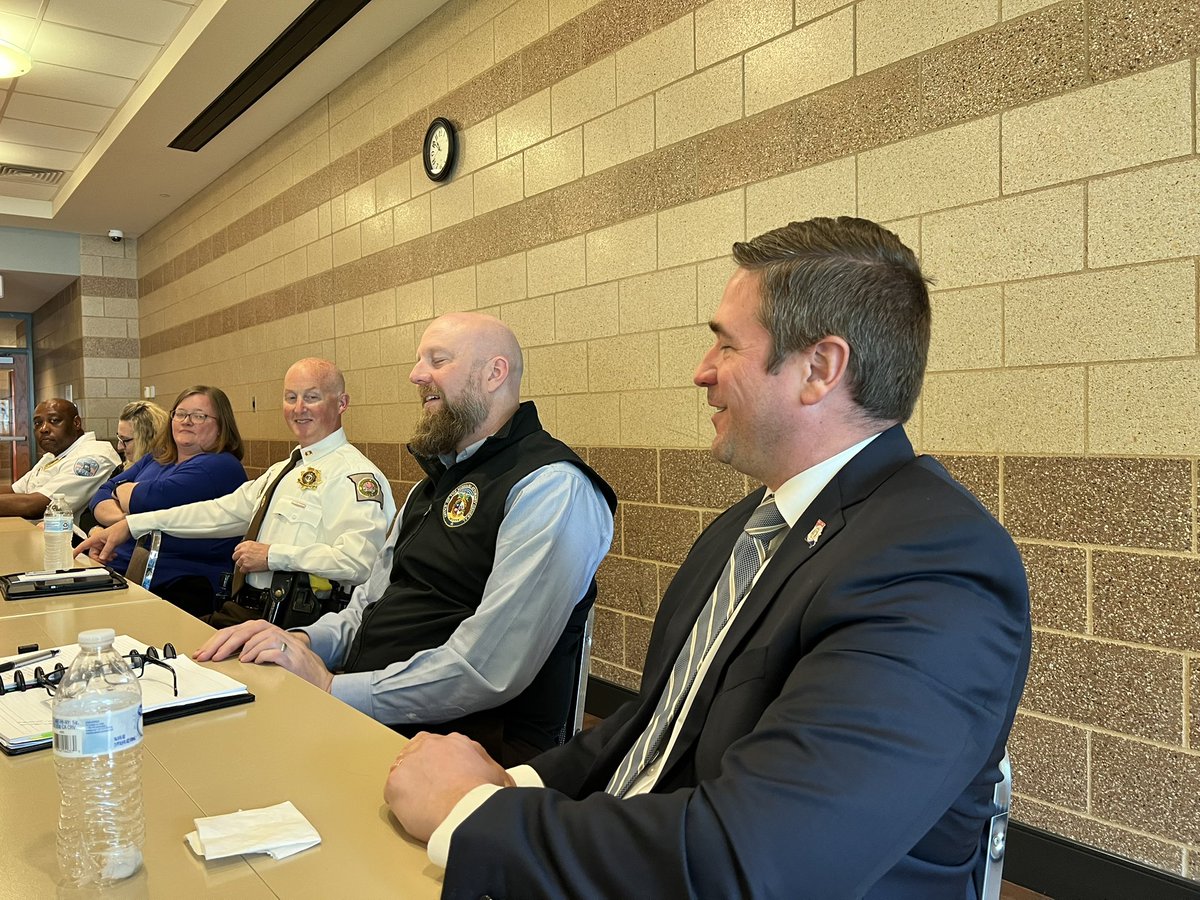 After <a href="/JeffCoMoSheriff/">Jefferson County, MO Sheriff's Office</a> Law Enforcement Memorial Breakfast, @AGAndrewBailey met with Law Enforcement leadership in Jefferson County. <a href="/JeffcoMoPA/">Jefferson County Prosecuting Attorney's Office</a> spoke of teamwork. Thanks <a href="/atkins_jay/">Jay Atkins</a> for the coordination.